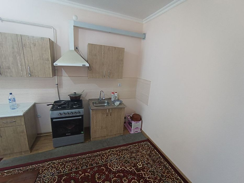 Motrid qorasuvda 2 xonali dom sotiladi