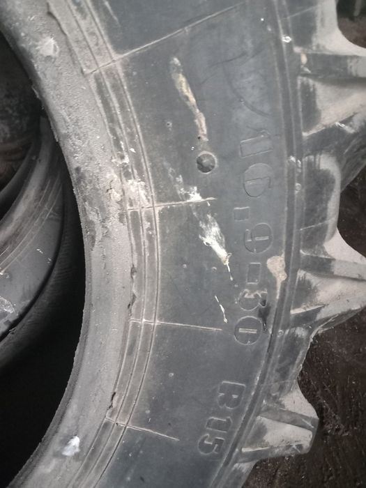 Cauciucuri 16.9 30.  Fără defecte