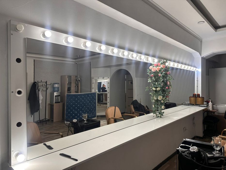 Зеркало для салона красоты