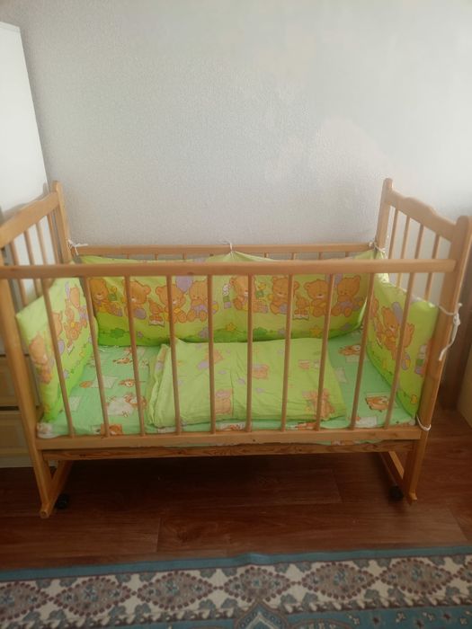 Продам детскую кроватку.