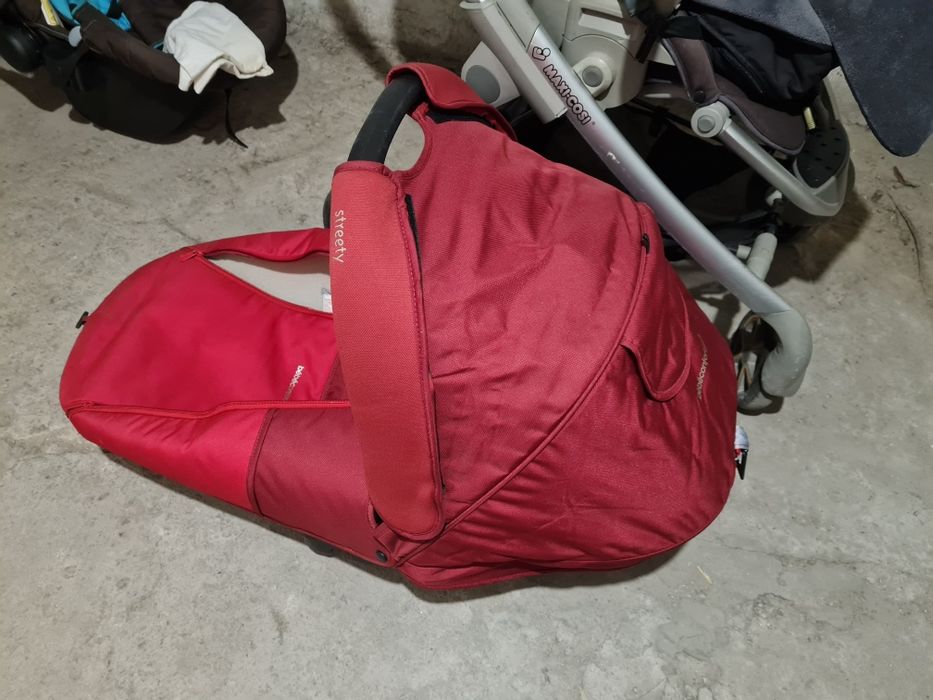 Продавам бебешка количка Maxi Cosy/Bebeconfort+Кошче за кола Hauck