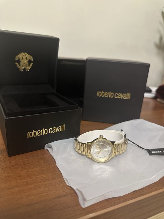 Чисто нов, оригинален часовник Roberto Cavalli
