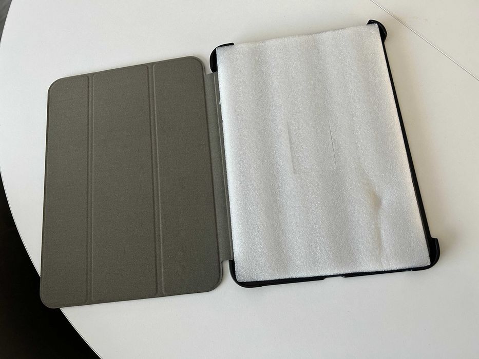 Husa hardcase flip magnetica pentru Apple iPad 10, neagra, noua