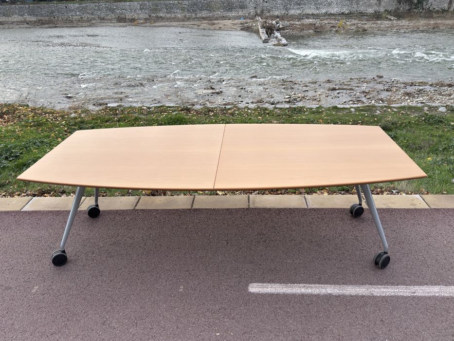 Страхотна конферентна маса за срещи сгъваема подвижна на колелца;