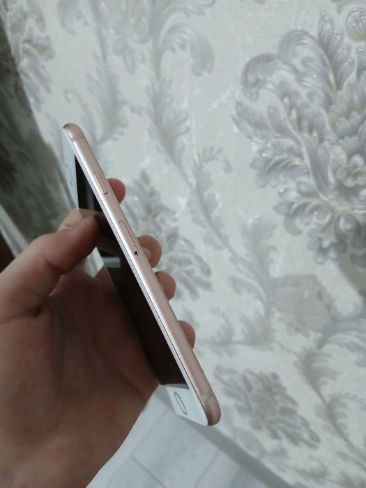 Iphone 8, 128gb/77АКБ