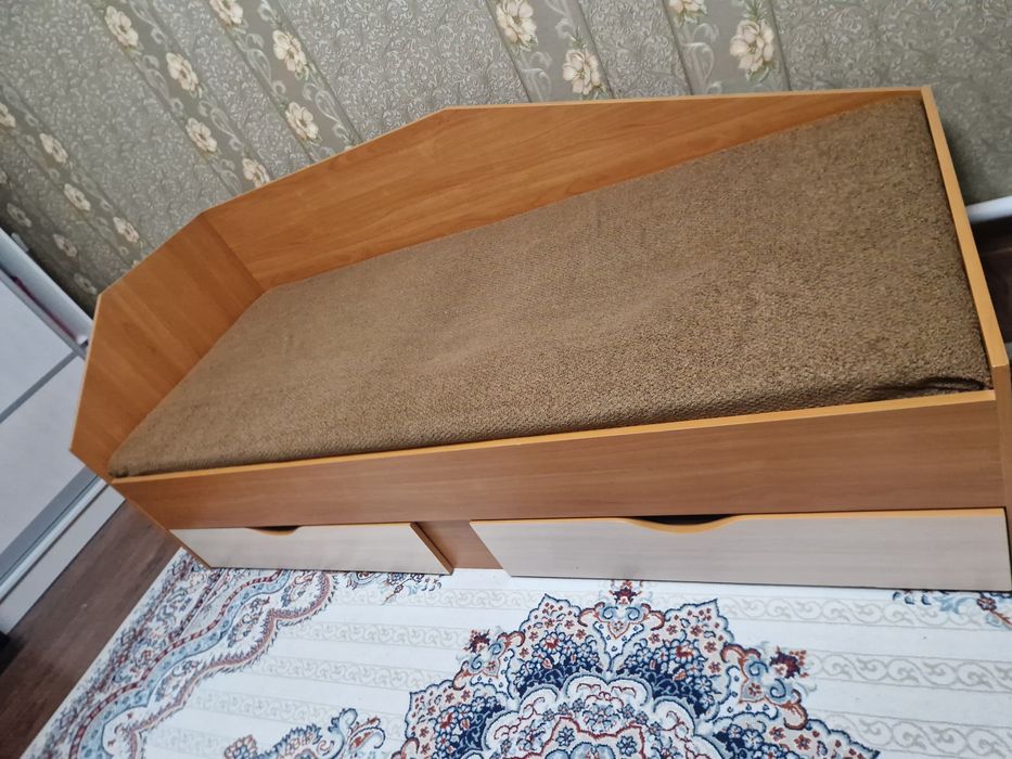 Кровать сатылады.