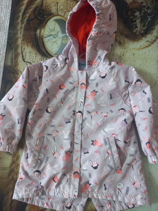 Продам ветровку на девочку 98 размер