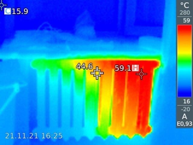 Найти утечку в стяжке пола тепловизором