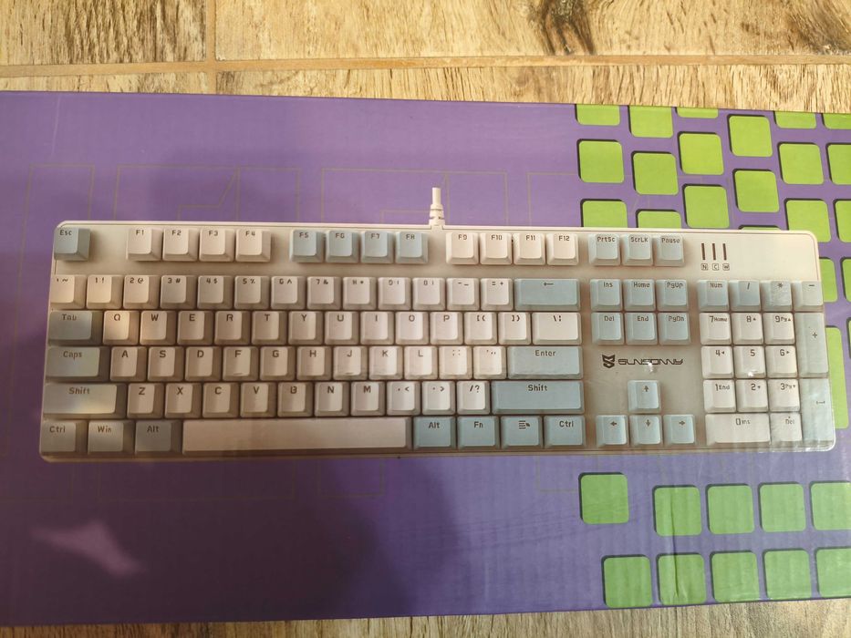 Tastatură mecanică Qisan pentru gaming, 104 taste,iluminare LED, USB