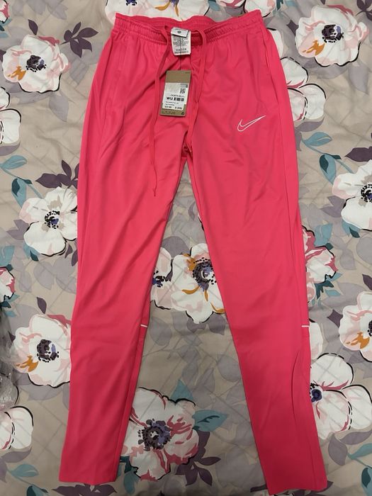 Дамски панталон Nike-оригинален