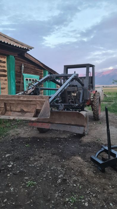 Продам трактор  т16
