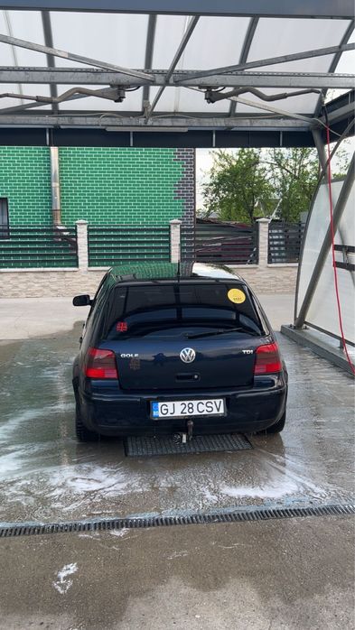 Se vinde vw golf 4 1.9 axr 101 2003