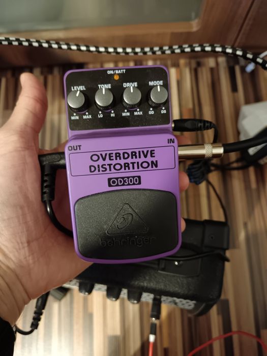 Set Complet Chitară Electrică Ibanez - Perfect pentru Tineri Muzicieni