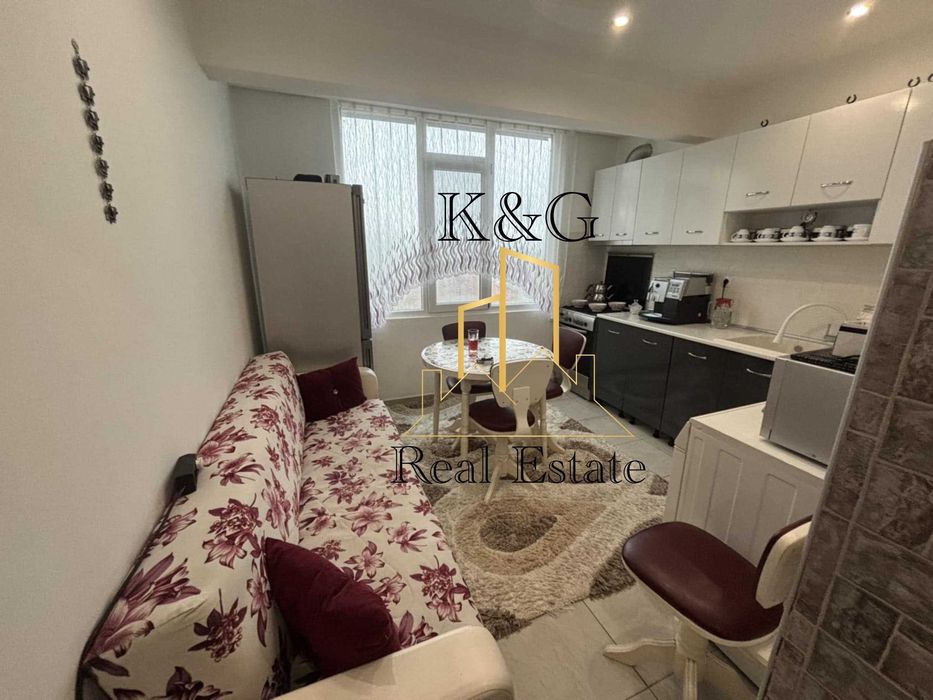 Двустаен апартамент в отлично състояние - ж.к " Орел "