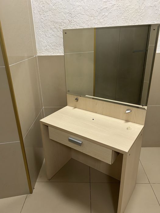 Люстра, умывальник