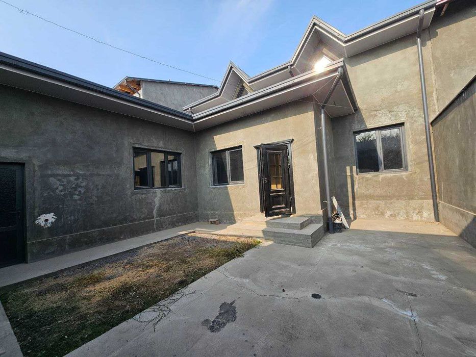 Сергели.Янги Хает. 3 сотихда 4 хонали  уй коробка холатида сотаман .