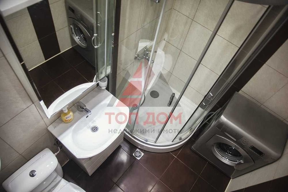 Дава се под наем Двустаен апартамент в Варна, Базар Левски - 66 кв.м за 612 € - Снимка #2