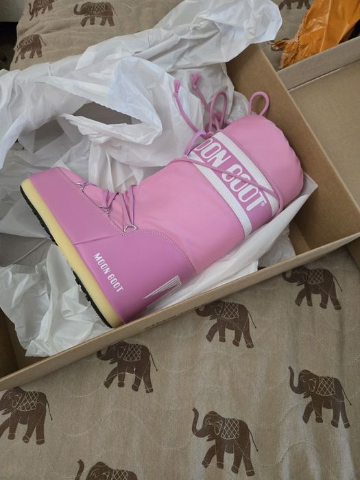Moon boot  Нови.