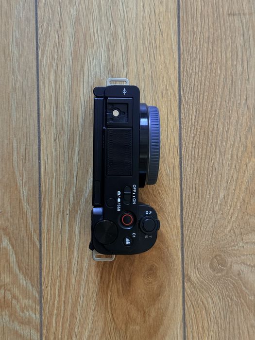 камера Sony ZV-E 10