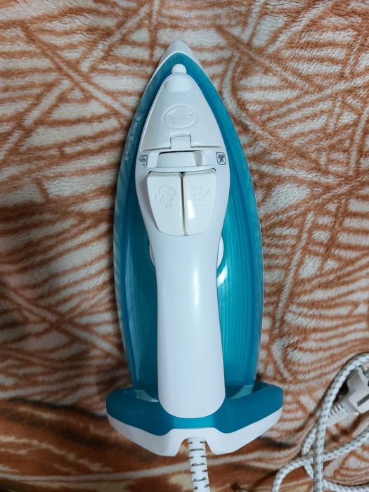 Утюг TefaL паровой