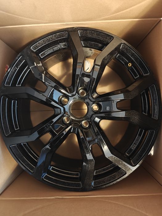 Janta aliaj Dezent TV Black  18x8 usor zgariata