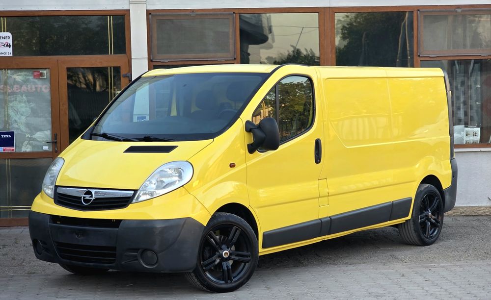Opel vivaro renault trafic lung 2011