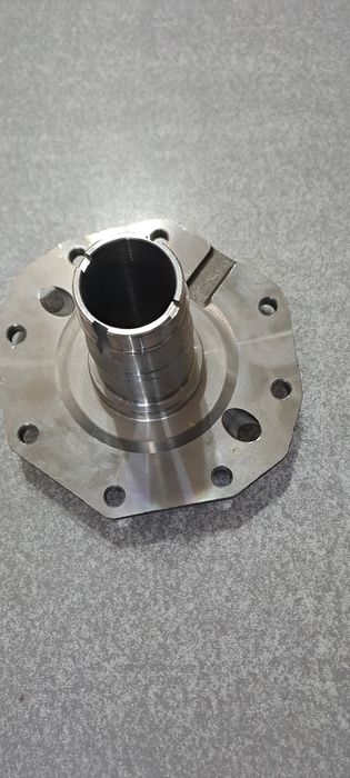 Цапфа Toyota LCR J76 J73 J79
