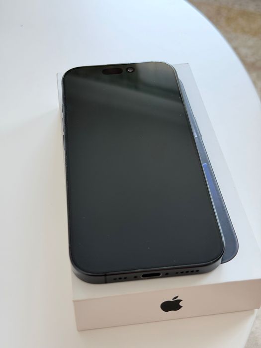 Vând IPhone 16 Pro