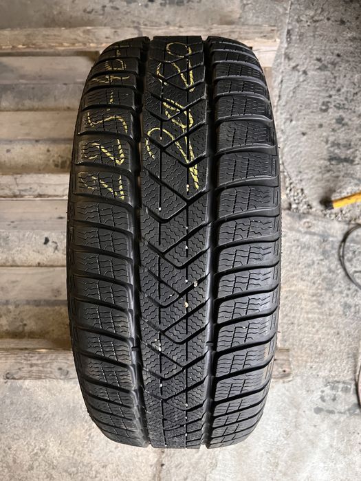 1 anvelopa iarna 225/40/19 , pirelli , 6.8 mm , dot 2020