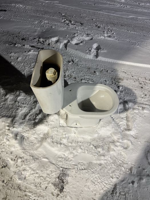 Унитаз туалет.