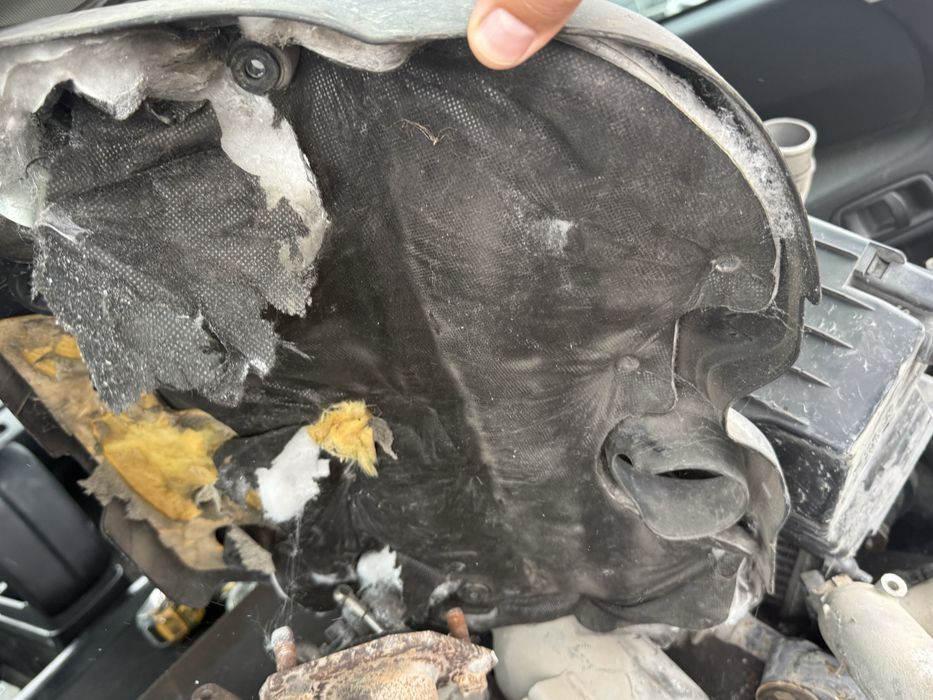 На части Mazda CX7 CX-7 Facelift 2.2CD капак за над двигател мотор