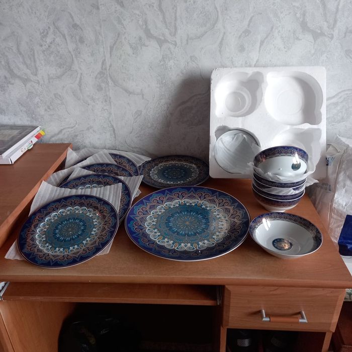 Фарфоровый сервиз на 6 персон