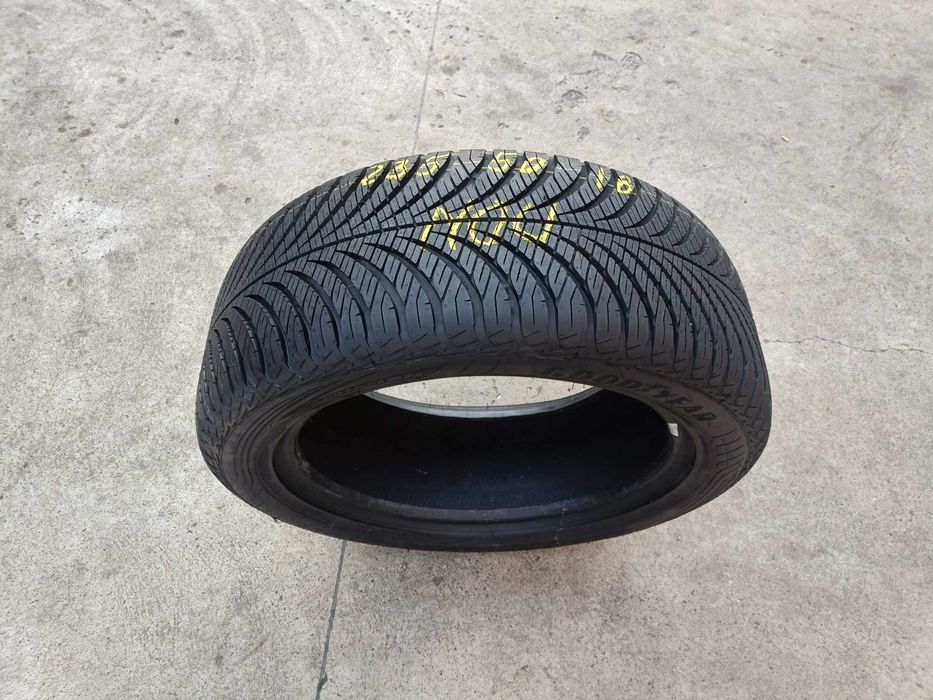 O anvelopa noua 235 50 18 goodyear vector 4 season