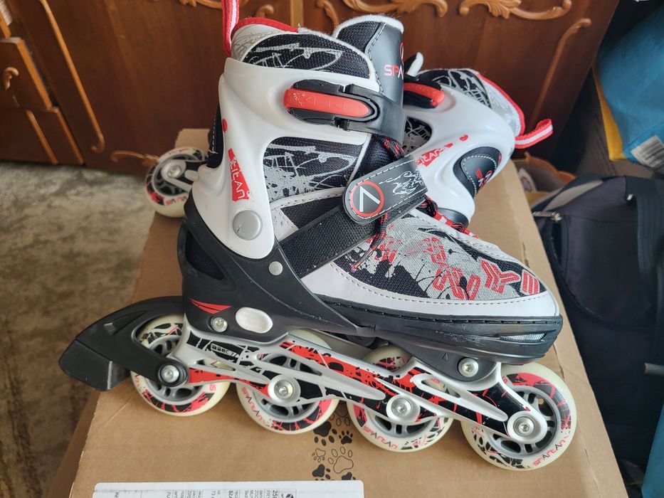 Role Reglabile Alb-Negru Noi-Noute