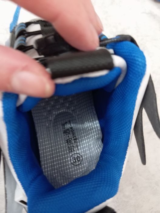 Продам кроссовки ролики