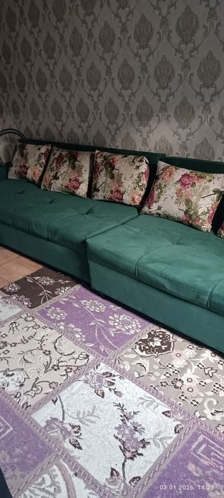 Диван угловой продам