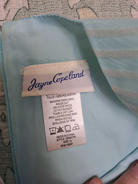 Платье на 6-7 лет нарядное