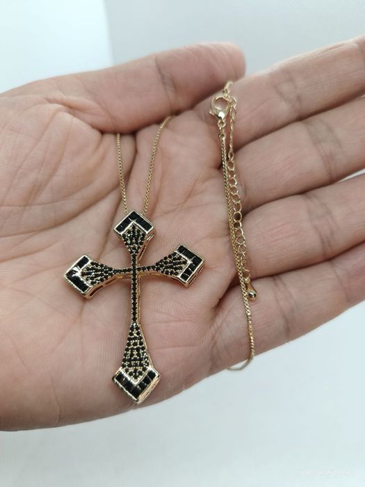 Lanturi placate cu aur