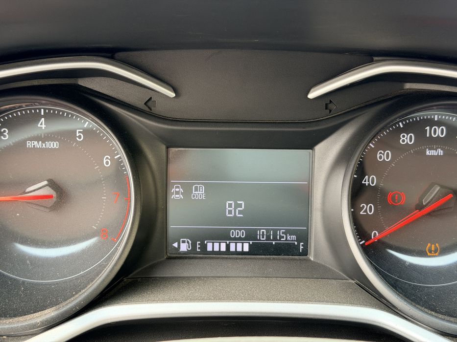 Chevrolet Onix .kraskasi polniy rodnoy ideal holat 10000 rodnoy probeg