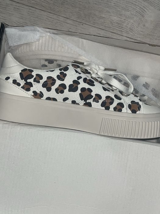 Новые кроссовки,к лету