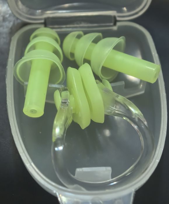 Беруши и зажим для носа