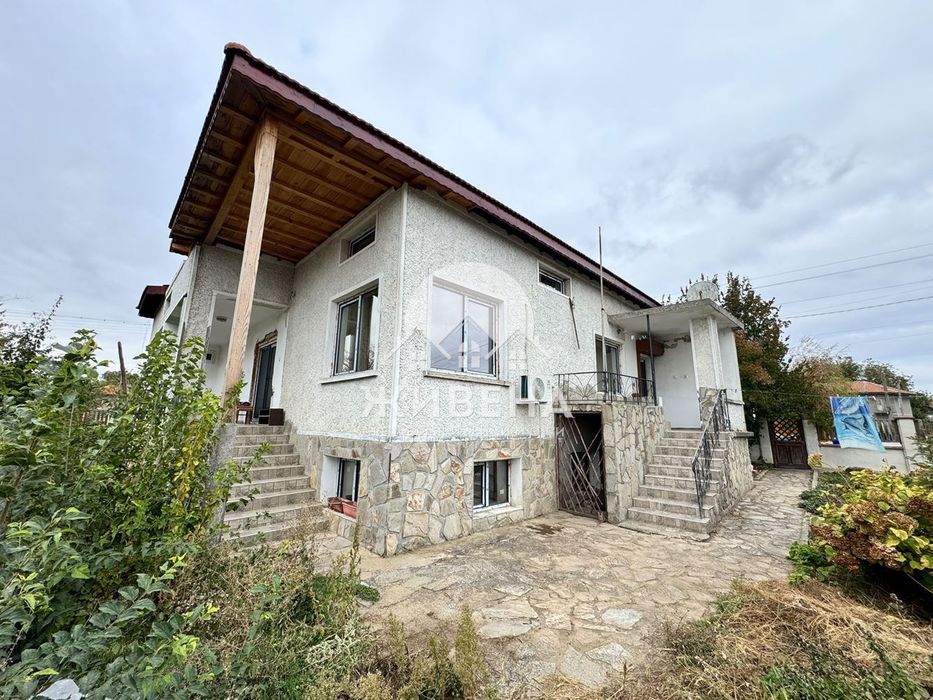 Продава се Къща в с. Ветрино, Област Варна - 120 кв.м за 1000 €/кв.м - Снимка #1