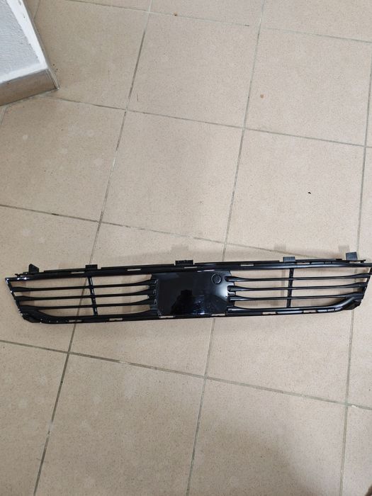 Grilă bară față BMW Seria 7 G11 G12 ACC originală