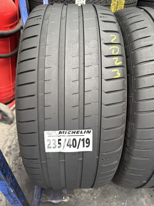 235/40/19 Michelin