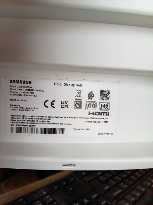 Samsung Odyssey G9 с дефект