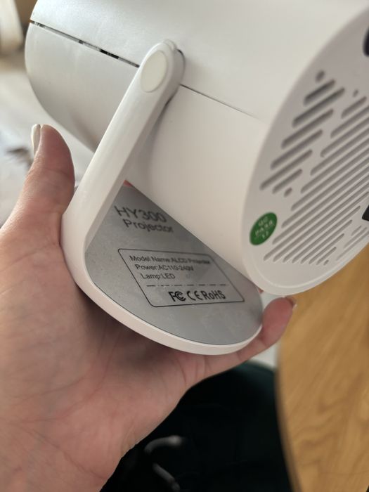 Videoproiector HY