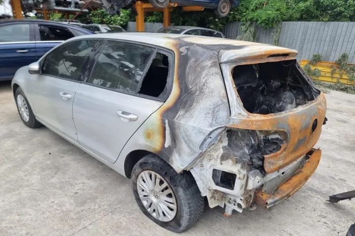 Dezmembrez  VW Golf 6, an 2009, motor 1.6 benzina 102cp cod motor BSE,  dezmembrari piese cutie