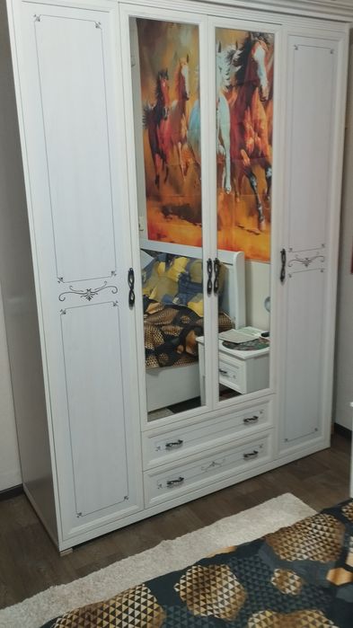 Продам спальный гарнитур.