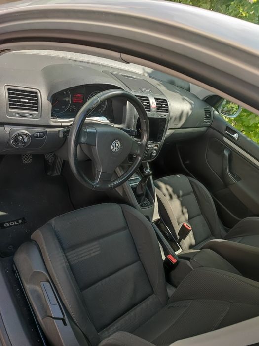 Vând Wolkswagen Golf 5
