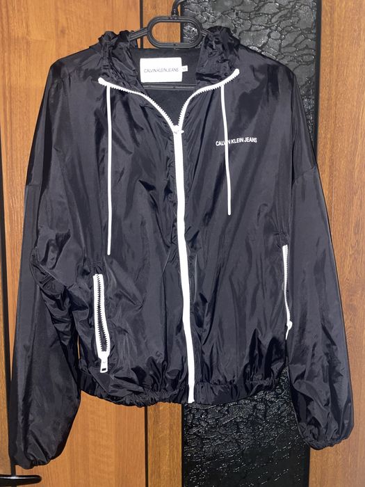 дамска ветровка на Calvin Klein Jeans